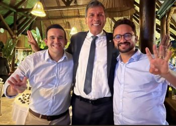 Prefeito do PSB havia “lançado” Tibério Limeira e Dr. Jhony como pré-candidatos em JP e CG