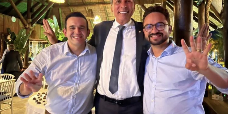 Prefeito do PSB havia “lançado” Tibério Limeira e Dr. Jhony como pré-candidatos em JP e CG