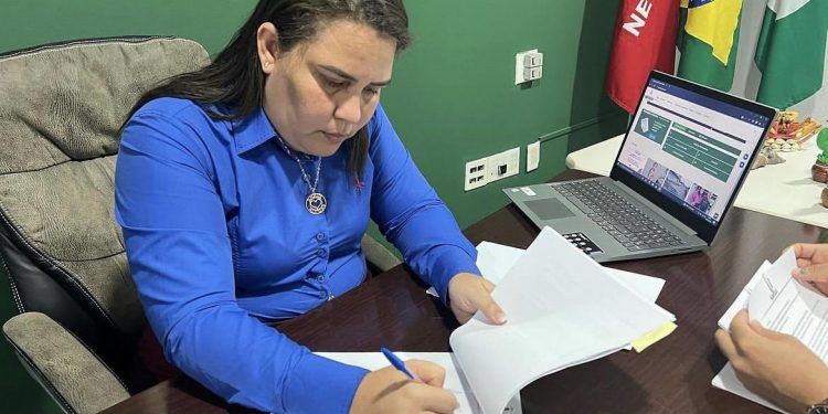 Prefeitura de Bayeux realiza pagamento do piso da enfermagem com retroativo