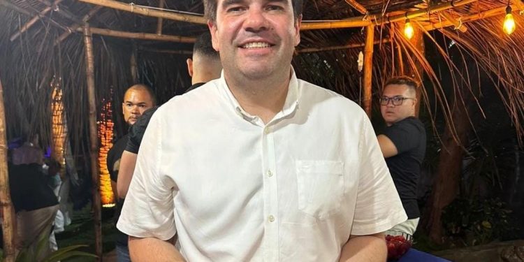 Eduardo Carneiro comemora sanção de lei de sua autoria que classifica Pitimbu como a ‘Capital Paraibana da Lagosta’