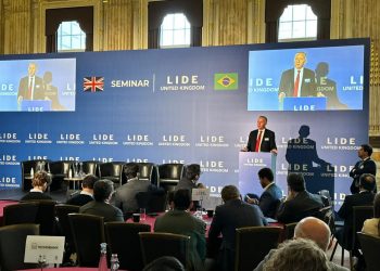 Em Londres, Aguinaldo Ribeiro debate reforma tributária com líderes empresariais e investidores de diferentes países