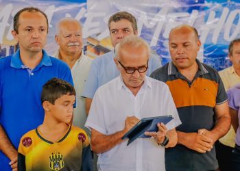 Cícero Lucena anuncia construção de 12 novas unidades de ensino