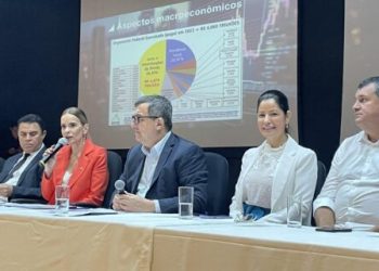 Danielle do Vale defende fortalecimento de políticas públicas para as mulheres, em evento no TCE