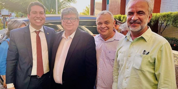 Bastidores: prefeitos do MDB e PSDB devem aderir à base de João Azevêdo