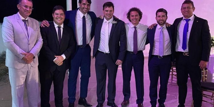 Em Patos, casamento de Taciano Diniz reúne deputados e lideranças de todo estado