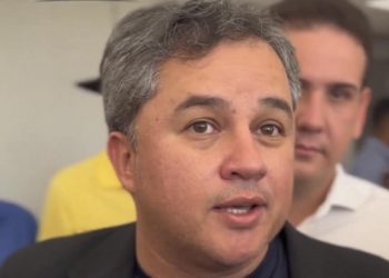 Efraim afirma que filiação de Vitor Hugo ao Avante foi articulada por Cícero Lucena