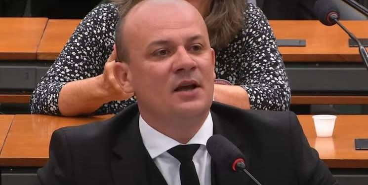 Cabo Gilberto negocia trocar PL por Patriota ou União Brasil, aponta mídia nacional