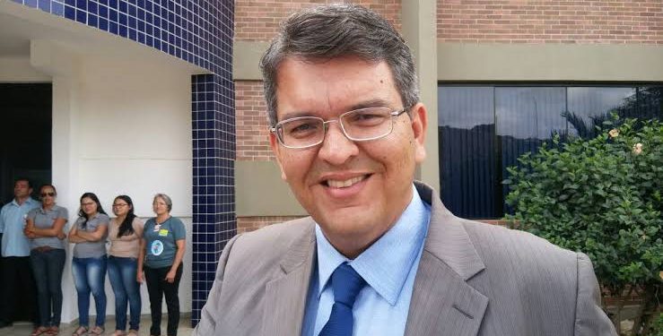 Prefeito de Cuité é condenado a dois anos de prisão por manter lixão a céu aberto