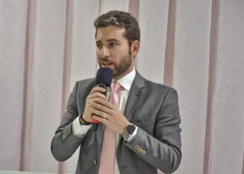 Proposta de Michel Henrique cria a Semana de Conscientização sobre os males do uso intenso de celulares por crianças