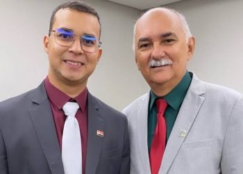 Mesmo com folha “inchada”, prefeito de Santa Luzia quer criar três novas secretarias