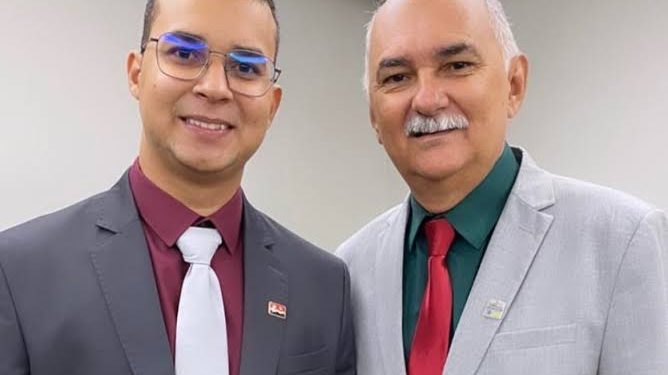 Mesmo com folha “inchada”, prefeito de Santa Luzia quer criar três novas secretarias