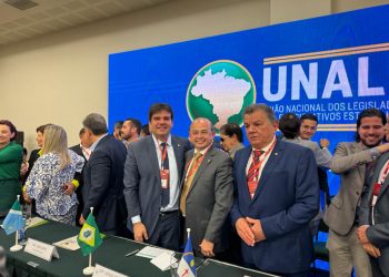 Deputado Eduardo Carneiro é eleito secretário da Unale durante eleição realizada no Ceará