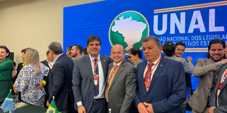 Deputado Eduardo Carneiro é eleito secretário da Unale durante eleição realizada no Ceará