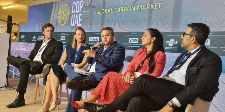 Na COP 28, Efraim Filho debate governança responsável e desenvolvimento sustentável