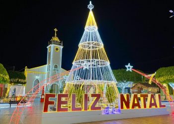Nelinho Costa encanta Cacimba de Dentro com brilho do ‘Natal Iluminado 2023’