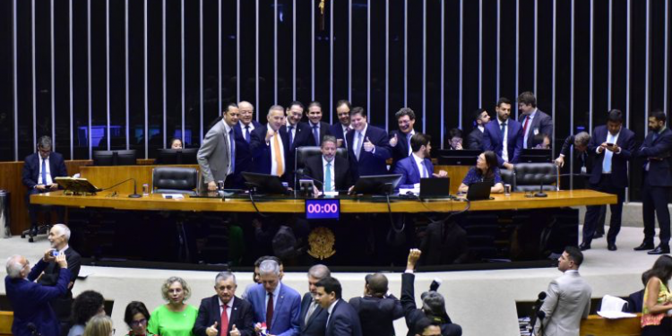 Relatada por Aguinaldo, Câmara aprova texto-base da reforma tributária em 1º turno