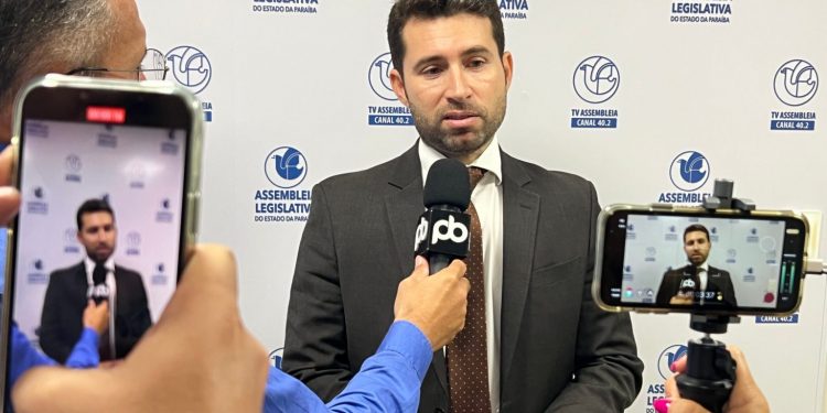 Em primeiro mandato na ALPB, Michel Henrique apresenta quase mil proposições e é autor de leis importantes para o povo paraibano