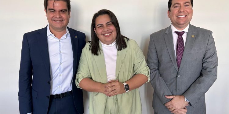 Bayeux ganha nova ambulância do Samu e projeta reestruturação do serviço