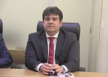 Sancionada lei de Eduardo Carneiro que institui campanha de conscientização sobre esvaziamento axilar em mulheres no tratamento contra o câncer