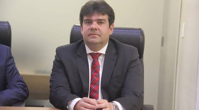 Sancionada lei de Eduardo Carneiro que institui campanha de conscientização sobre esvaziamento axilar em mulheres no tratamento contra o câncer