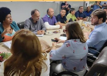 Bruno Cunha Lima “bate cabeça” com vereadores e não consegue aprovar LOA 2024