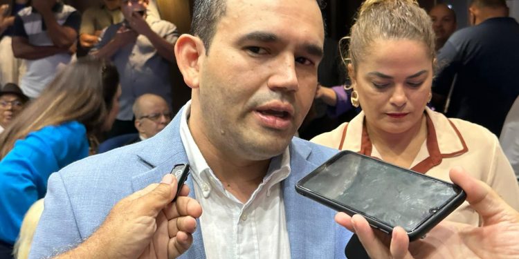 Jhony confirma encontro com Romero e diz ter percebido frustração do ex-gestor