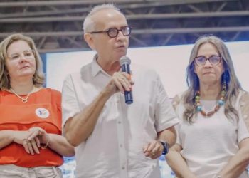 Cícero anuncia reajuste linear de 5% a servidores ativos e inativos de João Pessoa