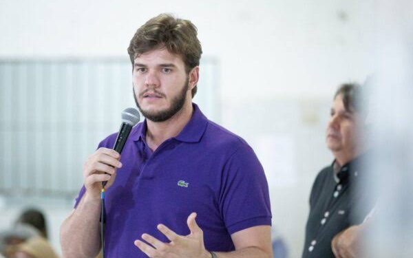 Após pressão, Bruno recua e revoga decreto que proibia blocos de carnaval em CG