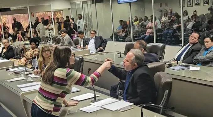Em sessão tumultuada, vereadores vencem quebra de braço contra Bruno e aprovam LOA 2024