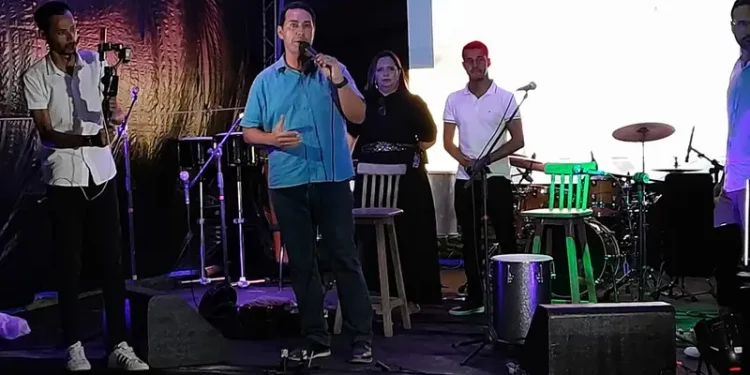 Prefeito Léo Bandeira lança programação oficial do Carnaval 2024 em Lucena; confira