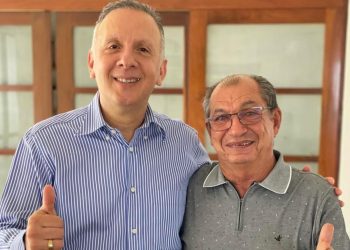 Bastidores: Aguinaldo Ribeiro confirma apoio à pré-candidatura de Roberto Feliciano em Sapé