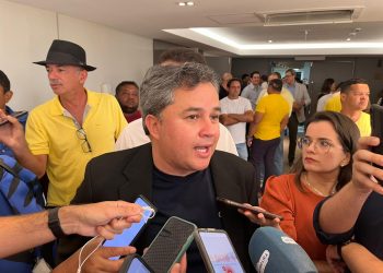 Mesmo após Vitor Hugo descumprir acordo, Efraim garante apoio a André Coutinho