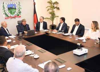 Eduardo Carneiro participa de reunião com João Azevedo e ministro do Empreendedorismo e discute parcerias para a PB