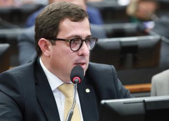 Gervasio oficializa saída do PSB do bloco de apoio a Arthur Lira na Câmara