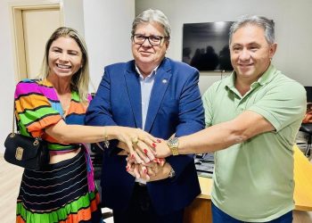 João Azevêdo entra em campo e consegue unir oposição e situação em Soledade