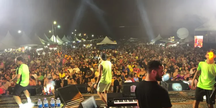 Sucesso de público, Carnaval de Lucena lota rede hoteleira do município e é destaque na imprensa estadual