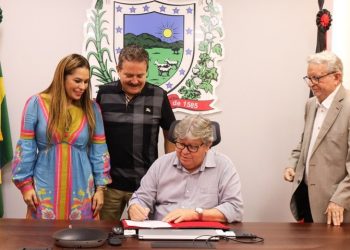 Em reunião com deputado Tião Gomes, governador autoriza obra do contorno de Areia com investimentos de R$ 17 milhões