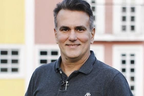 Sérgio Queiroz se filia ao Novo após convite de Dellagnol, mas não confirma candidatura em JP