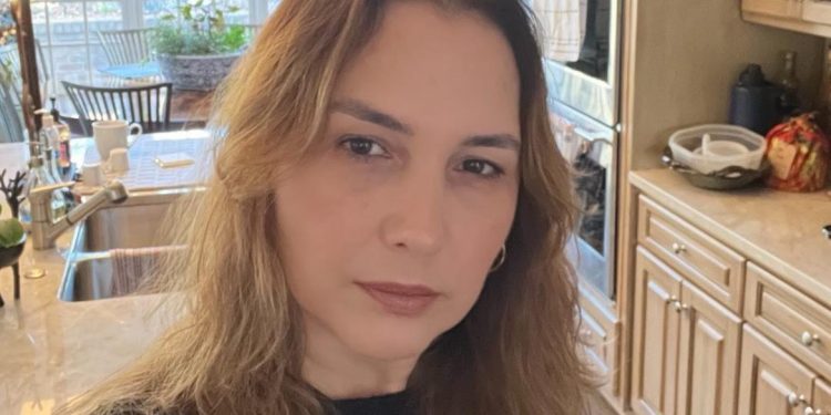 Apesar de sinalizar pré-candidatura, Sara Cabral está inelegível até 2026; veja documento