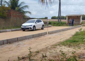 Léo Bandeira atende antiga reivindicação e autoriza calçamento do Assentamento Oiteiro de Miranda