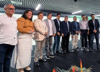 Inauguração do novo Aeroporto Internacional de JP coloca João Azevêdo e Efraim lado a lado