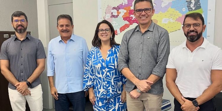Fortalecimento da educação profissional em Areia e região é pauta de reunião entre deputado Tião Gomes, secretário de educação e IFPB