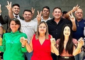 Pré-candidata chuta animal, insulta mulheres e causa revolta na Paraíba; assista