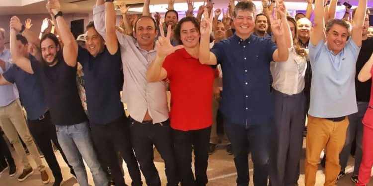 MDB e União Brasil oficializam apoio a Ruy Carneiro em JP