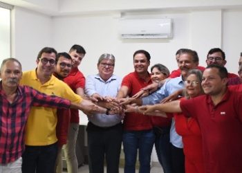 Prefeito de Bananeiras oficializa troca do MDB pelo PSB