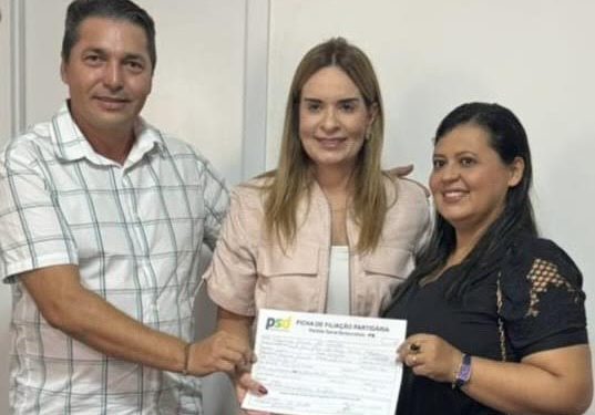 Cantora e radialista Elizama Gomes se filia ao PSD de Sapé