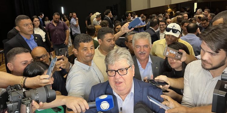 João Azevêdo vai investir R$170 milhões em hospitais para atendimento oncológico