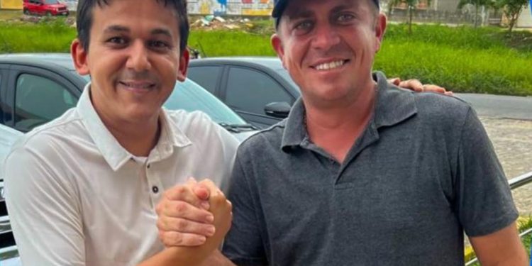 Suplente de deputado Epitacio Viturino fecha com Jackson em Santa Rita