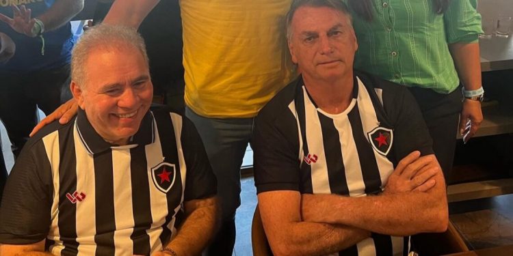 Em João Pessoa, Bolsonaro causa mal-estar com Queiroga, Queiroz e Cabo Gilberto; assista
