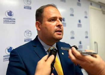 MP formula ação de improbidade contra Eduardo Brito, por contratar empresa de lixo que nunca prestou o serviço